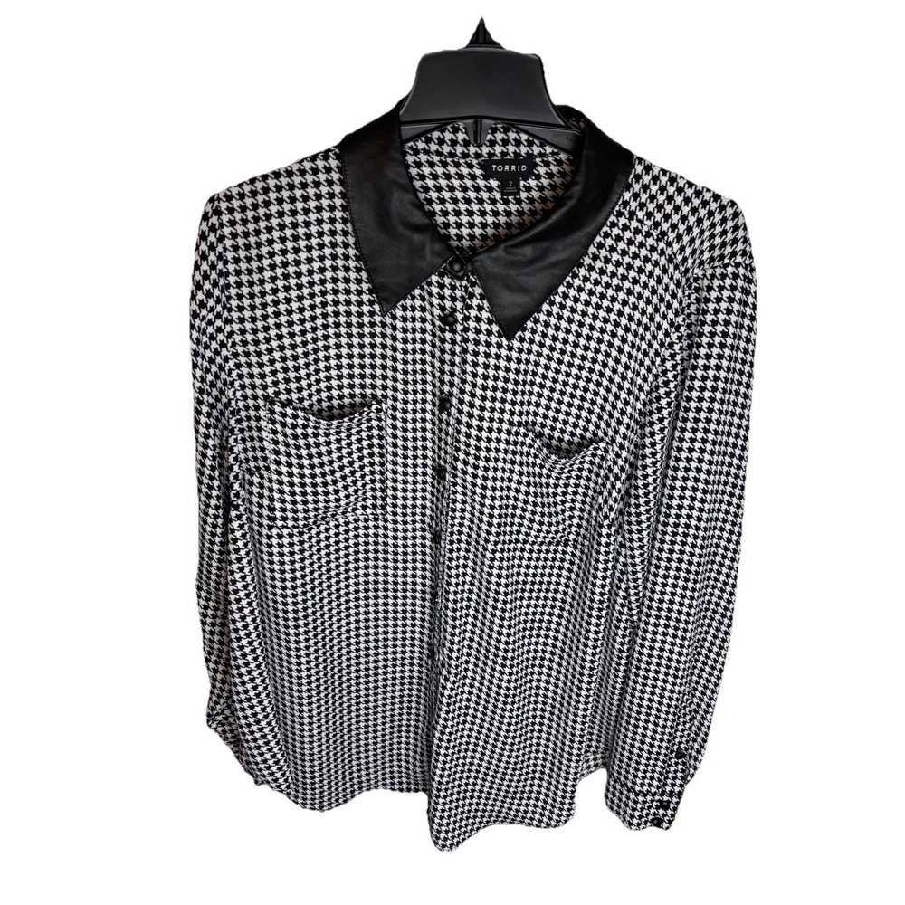 Torrid Women's Size 2X Houndstooth Button Shirt White Black Faux Leather Collar